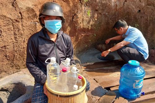 Gia Lai: Hạn hán kéo dài, dân khổ trăm bề vì 'khát' nước sạch