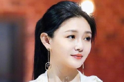 Từ Hy Viên lộ diện tố chồng cũ bạo hành, phủ nhận nợ 150 tỷ đồng
