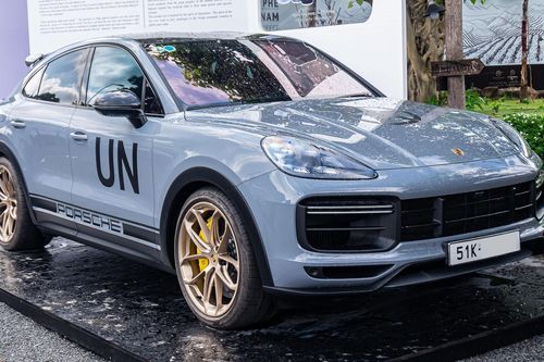 'Vua cà phê' Đặng Lê Nguyên Vũ vẫn mê siêu SUV Porsche Cayenne hơn 12 tỷ