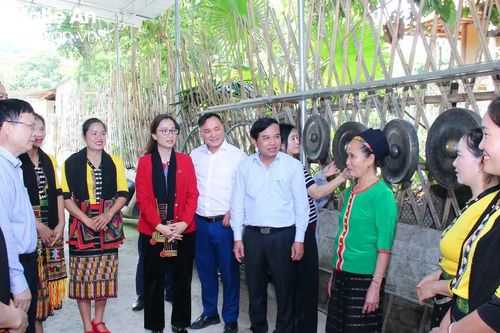 Lãnh đạo tỉnh khảo sát các mô hình du lịch cộng đồng tại 4 huyện miền Tây Nghệ An