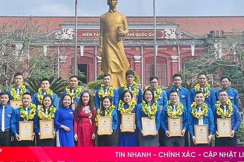 Đoàn khối CCQ&DN Hà Tĩnh tuyên dương 15 gương thanh niên tiên tiến làm theo lời Bác