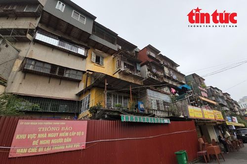 Sống bất an trong khu tập thể cũ có thể sập bất cứ lúc nào