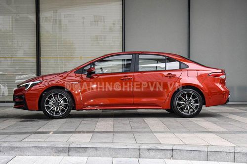 Toyota ra mắt xe sedan hạng C sử dụng động cơ tăng áp, giá hơn 420 triệu đồng