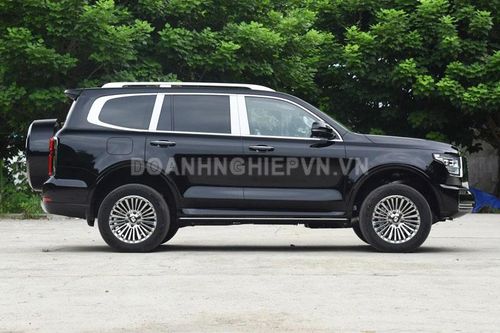 'Kẻ hạ sát' Toyota Land Cruiser ra mắt với công suất 402 mã lực, tiêu thụ 2,06 lít xăng/100 km, giá gần 1,1 tỷ đồng