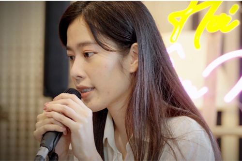 Bi hài của Nam Em: Livestream có lượt xem gấp mấy lần view MV ca nhạc
