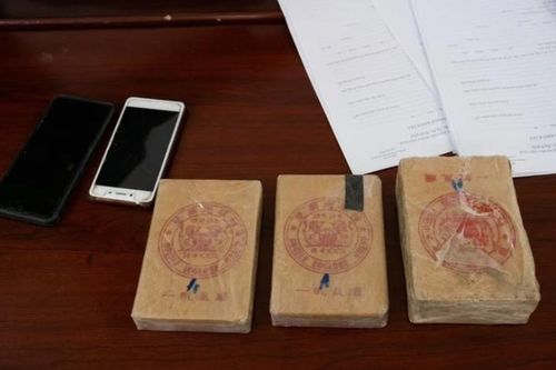 Tóm gọn đối tượng mua bán 4 bánh heroin