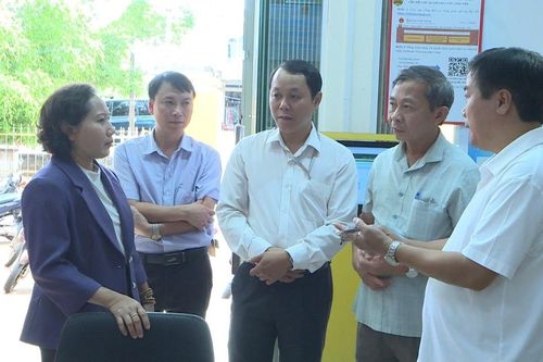 Đức Cơ: Hồ sơ người dân thực hiện qua dịch vụ công trực tuyến mức độ 3 và 4 còn thấp