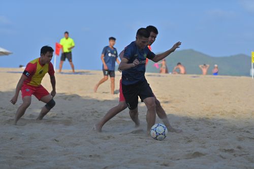 17 đội bóng tranh tài giải bóng đá bãi biển TP. Nha Trang 2024