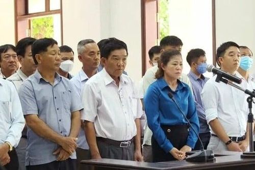 Xét xử các bị cáo trốn thuế trong vụ buôn lậu 200 triệu lít xăng