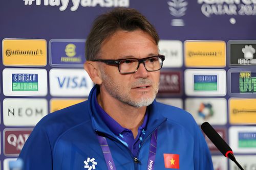 HLV Troussier: Indonesia là thử thách lớn nhưng Việt Nam thích thử thách