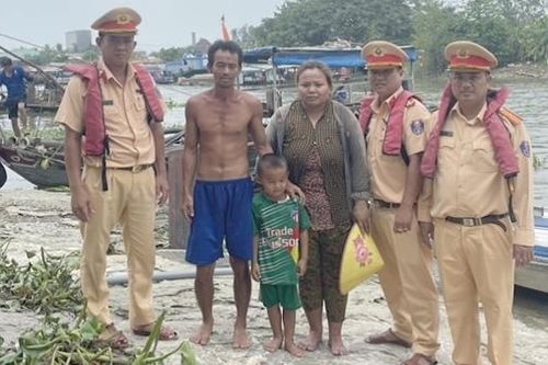 CSGT Đồng Tháp kịp thời cứu sống 3 người cùng gia đình