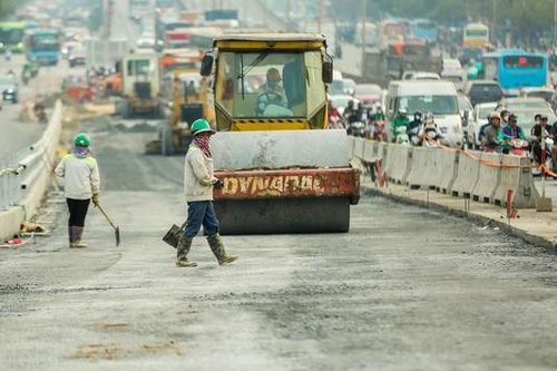 Hai cầu vượt thép 340 tỷ ở Hà Nội trước ngày thông xe