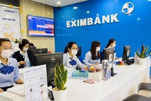 Eximbank điều chỉnh cách tính lãi, phí sau ồn ào nợ thẻ