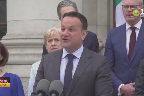 Thủ tướng trẻ tuổi nhất Ireland từ chức