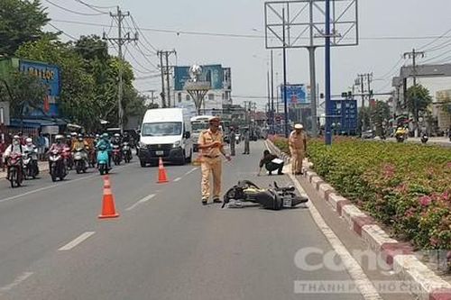 Điều tra vụ xe máy trượt dài, một người văng lên dải phân cách tử vong