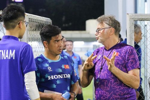 Chủ nhà Indonesia 'chơi chiêu', đội tuyển Việt Nam dễ lộ bài