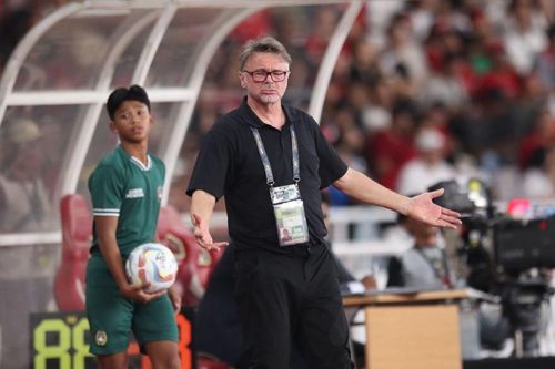 HLV Troussier nói gì khi thua 2 trận liên tiếp trước Indonesia?