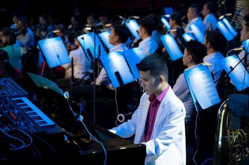 'Trẻ hóa' nghệ thuật hàn lâm