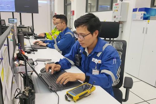 Thu hút lao động nước ngoài: Gỡ vướng rào cản chính sách