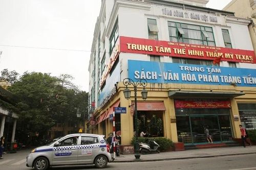 Đấu giá cổ phần công ty sách quản lý loạt 'đất vàng' gần hồ Gươm