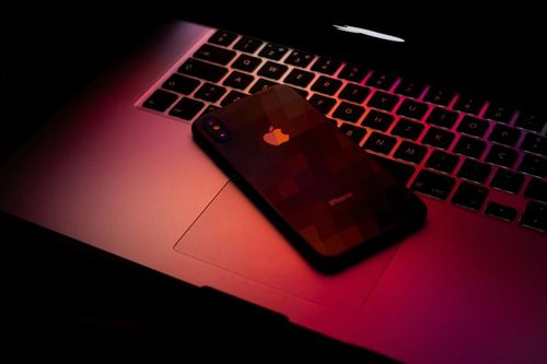 Nhân viên giao hàng đánh cắp 120 chiếc iPhone trong một ca trực