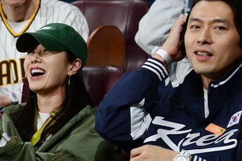 Hyun Bin - Son Ye Jin hẹn hò xem bóng chày