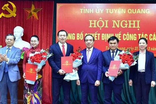 Công bố quyết định của Ban thường vụ Tỉnh ủy Tuyên Quang về công tác cán bộ