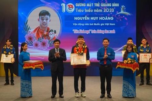 Lần đầu tiên trao Giải thưởng Gương mặt trẻ Quảng Bình tiêu biểu