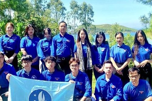 'Người anh lớn' định hướng lý tưởng cho thanh niên