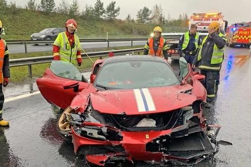 Siêu xe Ferrari gặp nạn được bồi thường kỷ lục