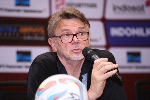 HLV Troussier: ĐT Việt Nam không từ bỏ