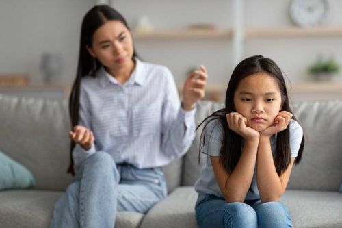Con cái trưởng thành thường trốn tránh cha mẹ