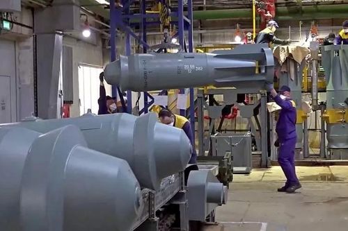 Nga ráo riết sản xuất hàng loạt bom xuyên phá hạng nặng FAB-3000