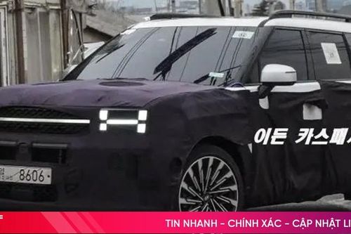 Hyundai Santa Fe PHEV 2025 lần đầu lộ diện