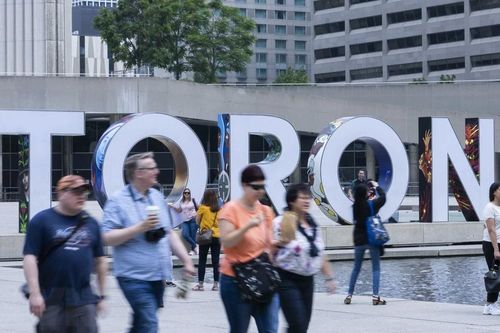 Canada công bố thêm kế hoạch hạn chế người tạm trú và lao động nước ngoài