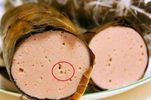 Mua giò nên chọn loại thật mịn hay có lỗ thì ngon