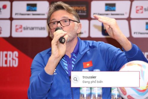 Dân mạng đồng loạt để hashtag 'Troussier out' sau trận đội tuyển Việt Nam thua Indonesia, 'chiếc ghế nóng' của HLV Troussier bị lung lay