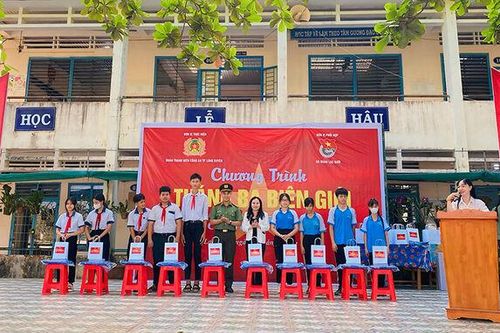 Đoàn Thanh niên Công an TP. Long Xuyên tổ chức Chương trình 'Tháng 3 biên giới - Biên cương Tổ quốc tôi'