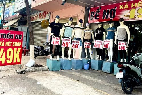 Thành phố Biên Hòa yêu cầu kiểm tra, rà soát nội dung các biển, bảng quảng cáo gây phản cảm