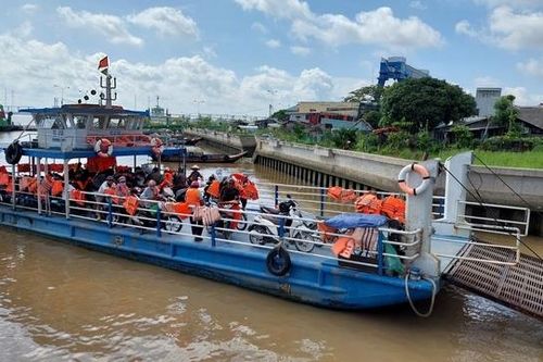 Về nơi nước chảy chia hai