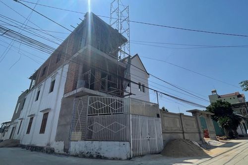 Pleiku: Sập giàn giáo khiến 2 thợ xây thương vong
