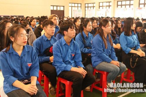 Trên 700 học sinh, sinh viên tham dự phiên tòa giả định tuyên truyền phòng, chống tội phạm lừa đảo trên không gian mạng