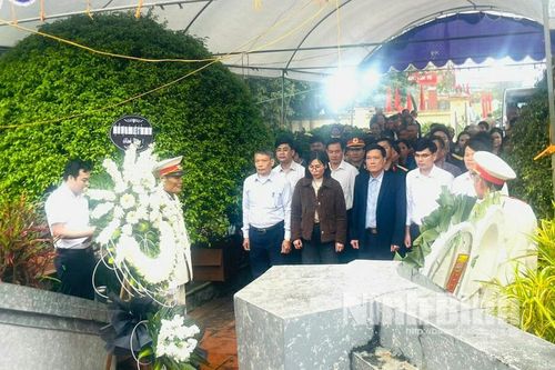 Đón nhận, truy điệu và an táng hài cốt Liệt sỹ Hoàng Văn Tại