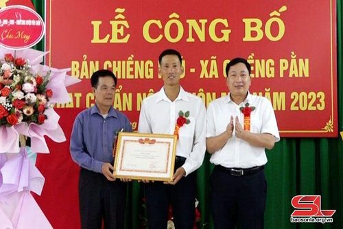 Bản Chiềng Phú đạt chuẩn nông thôn mới
