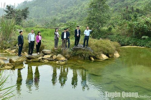 Chiêm Hóa cần tập trung phát triển du lịch thác Bản Ba gắn với du lịch cộng đồng