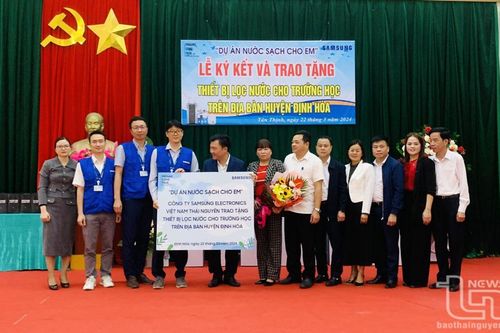 Samsung Thái Nguyên trao thiết bị lọc nước tặng các trường tại Định Hóa
