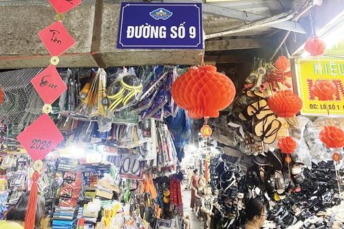 Khi chợ Đông Ba có cả tên đường