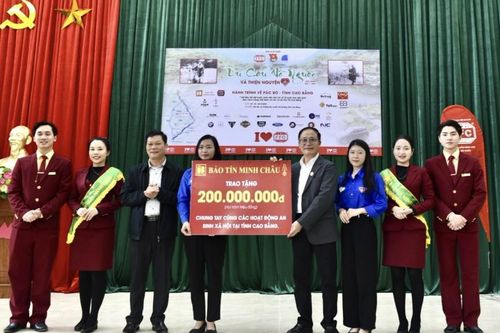 Công ty TNHH Bảo Tín Minh Châu tổ chức chương trình 'Du câu về nguồn - Tháng ba biên giới'