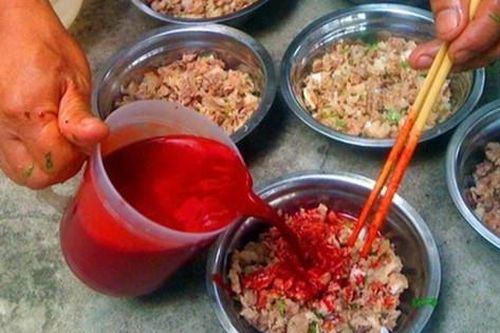 Món từ lợn trong mâm cỗ khiến người đàn ông tử vong