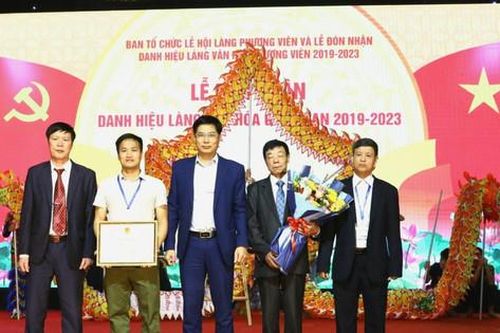 Làng Phương Viên (huyện Hoài Đức) đón nhận danh hiệu Làng văn hóa